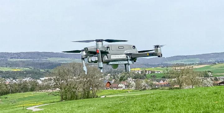 Drohnenaufnahmen dürfen nicht unmittelbar für Jagdzwecke genutzt werden. Dazwischen müssen 48 Stunden liegen.
Bild zvg