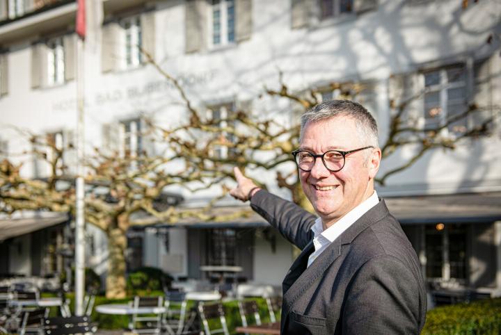 Ist buchstäblich in einem Hotel zur Welt gekommen: Vollblut-Gastronom Martin Sonderegger übernimmt das Direktorium des Bad Bubendorf. Bild Peter Sennhauser