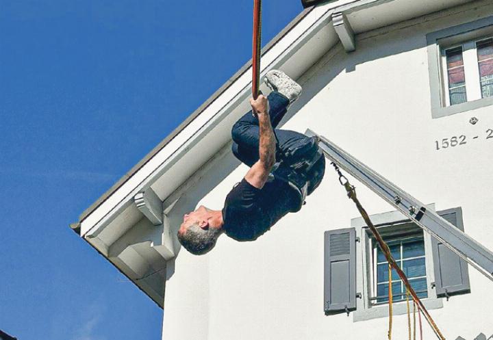 Markus Eigenmann vollführt gekonnt einen Salto.
Bild zvg