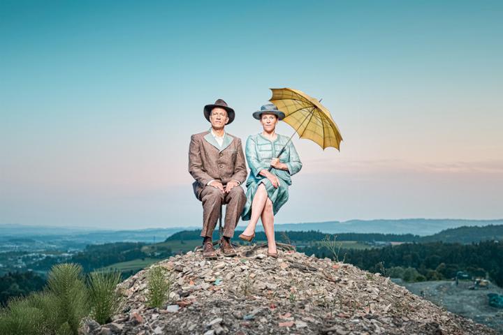 Anna-Katharina Rickert und Ralf Schlatter nehmen das Publikum mit in eine verzwickte Dorfgeschichte. Bild zvg