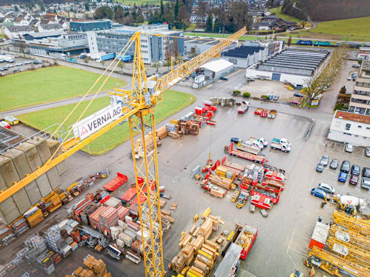 Bis im Juni soll das Gelände der Verna AG im Gewerbegebiet Netzen geräumt sein. Das Grundstück bleibt im Besitz der Ziegler AG. Bild sep.