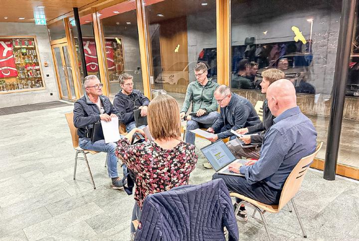 In jeder der sieben Arbeitsgruppen wirken sieben bis zehn Personen aus allen drei Gemeinden mit. Bild zvg