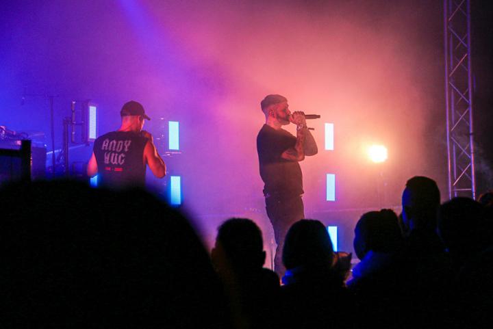 Berühmte Acts wie «Mimiks & LCone» sind auf der Bühne des «AM-Jam»-Festivals aufgetreten. Die namhaften Rapper verhalfen jedoch nicht zum Erfolg. Bild mef.
