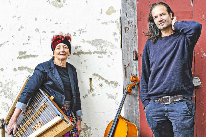 Barbara Schirmer und Carlo Niederhauser vereinen zeitgenössische Volksmusik mit feuriger Musik aus Ungarn, Rumänien und Südamerika. Bild zvg