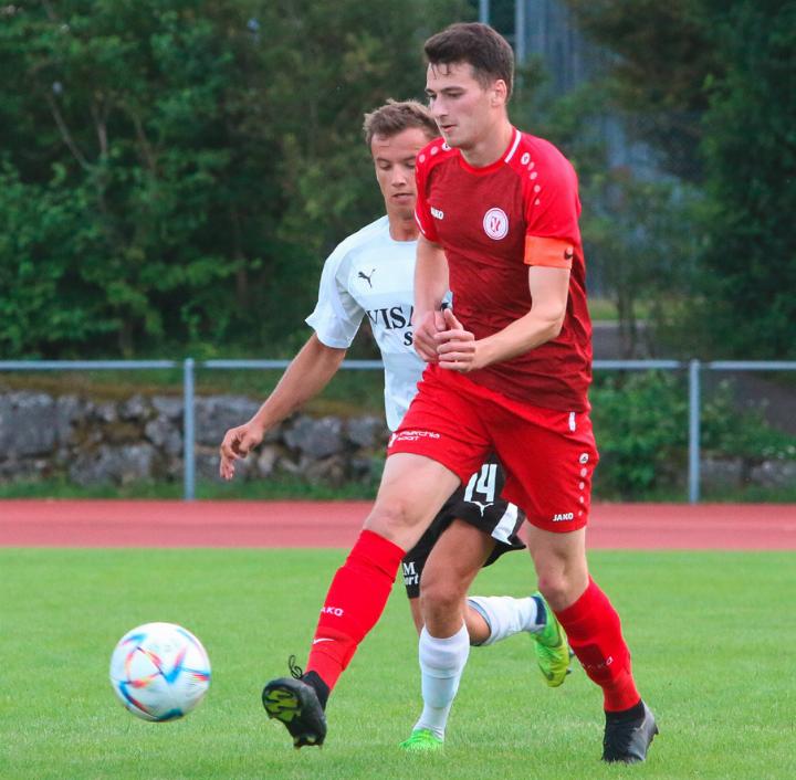 Captain Dominic Hunziker und der SV Sissach müssen sich zum Vorrundenabschluss vom Leader deutlich geschlagen geben. Bild Archiv vs