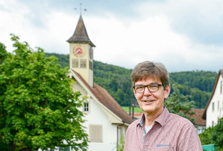 Mit der Dorfschule wird sich Matthias Huber weiter beschäftigen – als Präsident der Schulkommission. Bild ch.