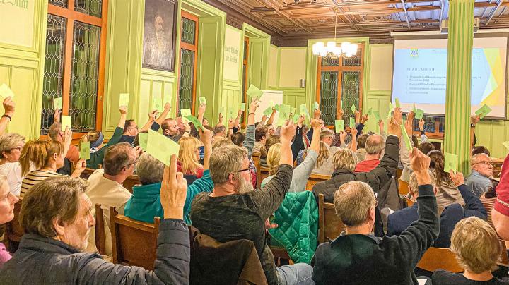 Soll der Beitritt zum Naturpark der Gemeindeversammlung als Traktandum vorgelegt werden? Die Meinungen gehen auseinander.