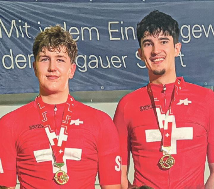 Levin Fankhauser (links) und Simon Müller mit U23-Gold. Bild zvg