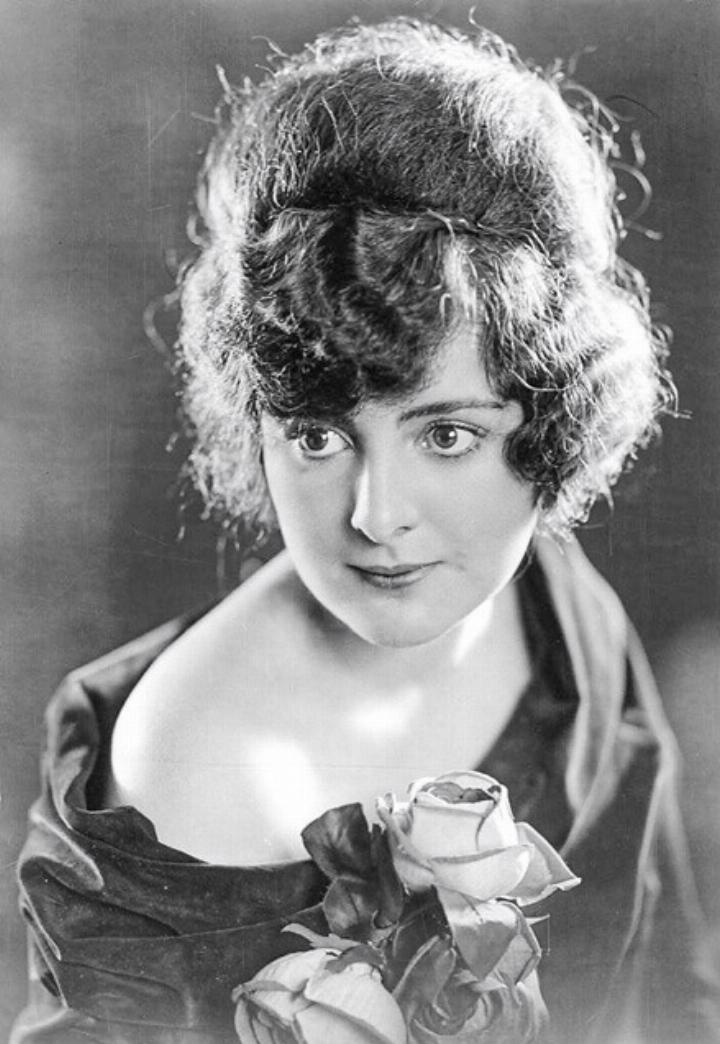 Porträt von Billie Dove. Bild Wikipedia