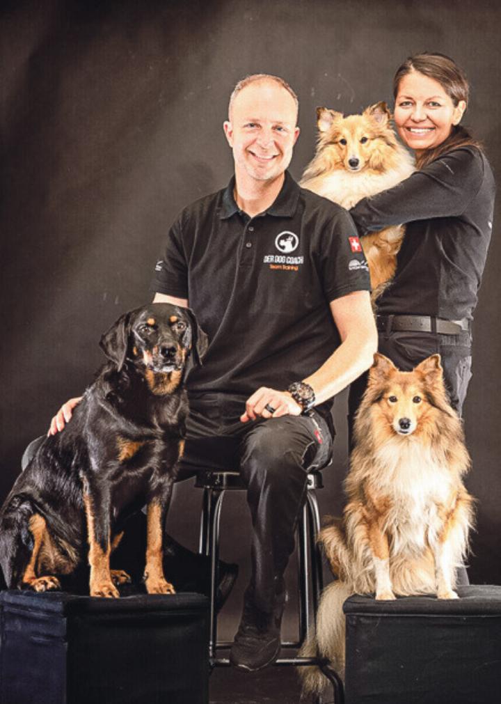 Ana Lienert und Oliver Weber zeigen ihren Kunden, wie man zu Hunden eine Beziehung aufbaut. Bild zvg