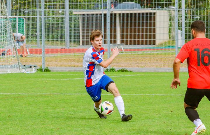 Oliver Dudler schoss den FC Gelterkinden in der 19. Minute erstmals in Führung. Bild Archiv vs
