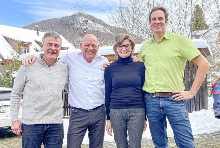Die Gemeindepräsidenten von Zeglingen (Fredi Rickenbacher), Kilchberg (Marcel Aeschbacher) und Rünenberg (Thomas Zumbrunn; von links mit Christine Mangold) sind sich einig: Miteinander geht es besser. Bilder Archiv vs