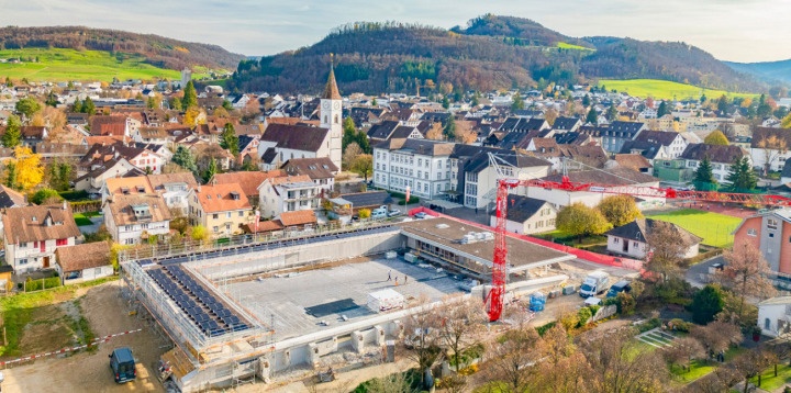 Die neue Dreifachturnhalle der Sissacher Primarschule: Jetzt müssen weitere Investitionen warten. Bild Peter Sennhauser Die neue Dreifachturnhalle der Sissacher Primarschule: Jetzt müssen weitere Investitionen warten. Bild Peter Sennhauser
