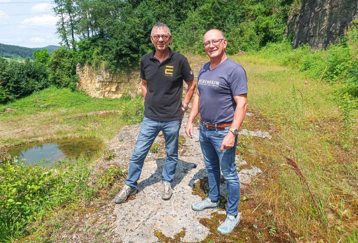 Sie freuen sich über den Vertragsabschluss: Michael Ruepp (links) und Markus Plattner. Bilder Elmar Gächter