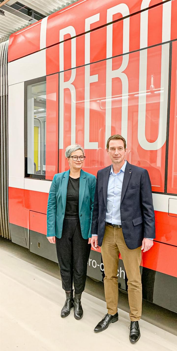 Ein grosser Tag für die Rero und für Waldenburg: Geschäftsführer Thomas Tschopp und Gemeindepräsidentin Andrea Sulzer. Bild André Frauchiger