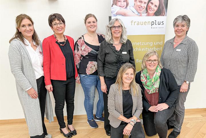 Nicole Suter, Elisabeth Christen-Augstburger, Julia Müller, Susanne Trösch, Nicole Schweizer, Denise Meier und Jeannette Niklaus (von links). Bild min.