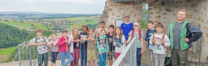 Zwischenhalt auf der Burgruine Homburg bei Läufelfingen.