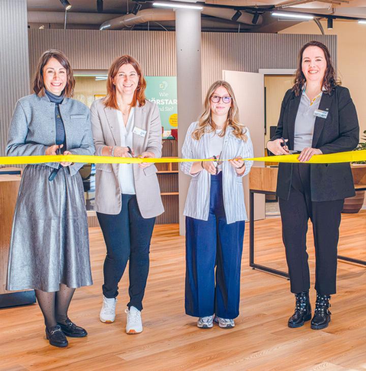 Das Neuroth-Team in Liestal: Marie Dietrich, Gebietsleiterin Nordwestschweiz, Anke Laugwitz, Hörcenterleiterin und Hörakustikmeisterin, Fiona Wenger, Lernende Hörsystemakustikerin, Raffaela Müller, Hörberaterin (von links).
Bild zvg