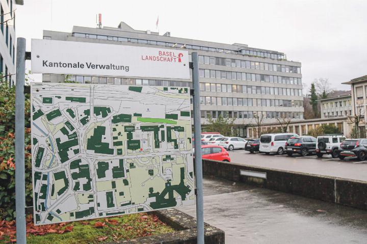 Während sich der Kanton Baselland zwischen Bund und Gemeinden behaupten muss …