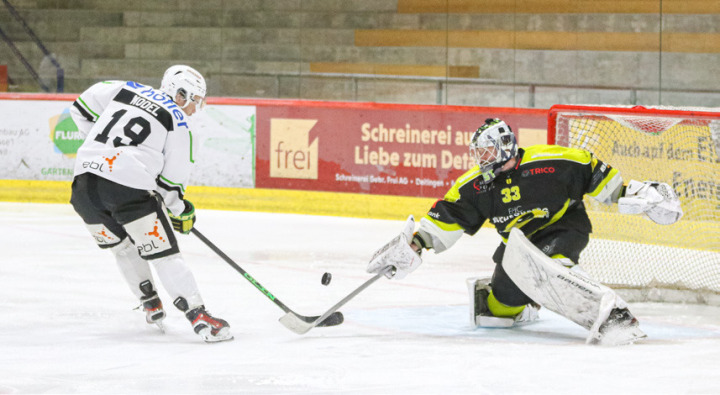 45 Minuten lang ist Matthias Rust im Bucheggberger Tor für Marco Model und seine ZS-Kollegen nicht zu überwinden. Bild Sebastian Wirz