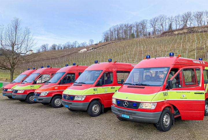 Fahrzeuge wie diese hat der Verein in die Ukraine gebracht. Bilder fra.