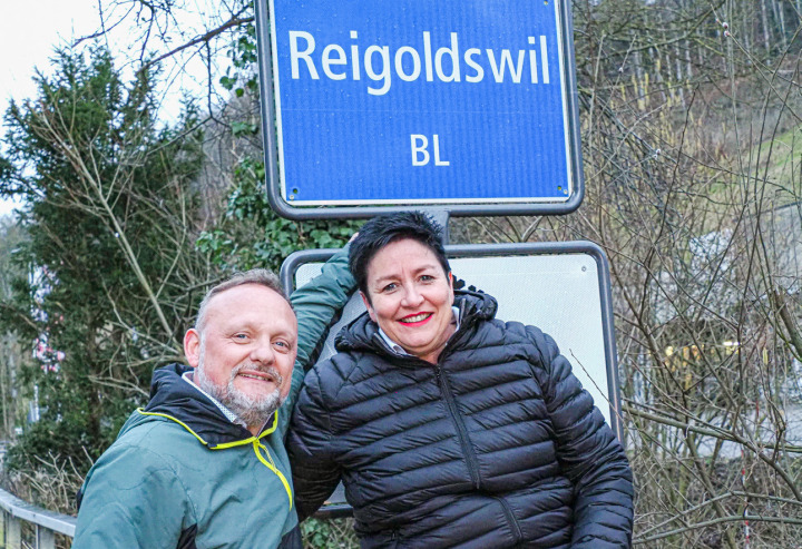 Sie sind zwei der Stützen des Jodlerfestes und freuen sich auf den Grossanlass: OK-Präsidentin Daniela Schneeberger und Vize Raymond Tanner. Bild Andreas Hirsbrunner