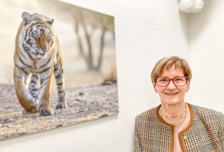 Ein Jahr lang hängen Tierbilder von Sabine Pegoraro im Zentrum für Tropen- und Reisemedizin in Basel.
Bild Regula Vogt-Kohler Ein Jahr lang hängen Tierbilder von Sabine Pegoraro im Zentrum für Tropen- und Reisemedizin in Basel.
Bild Regula Vogt-Kohler