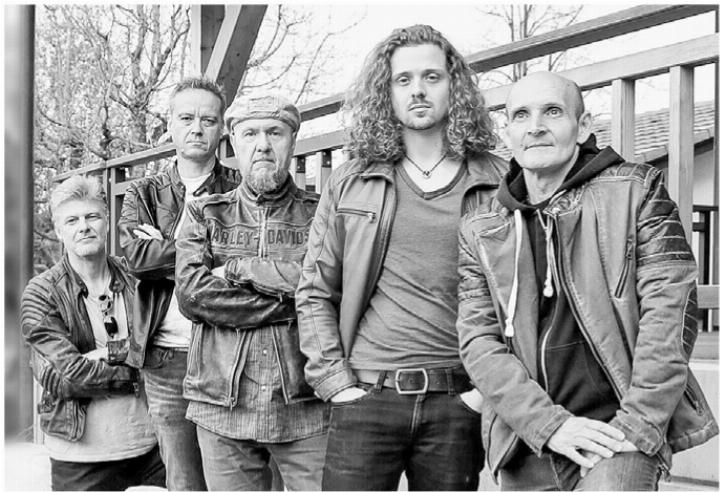 Die Band «5at13» hat vor Kurzem ein Album veröffentlicht. Nun spielt sie einige Konzerte.
Bild zvg