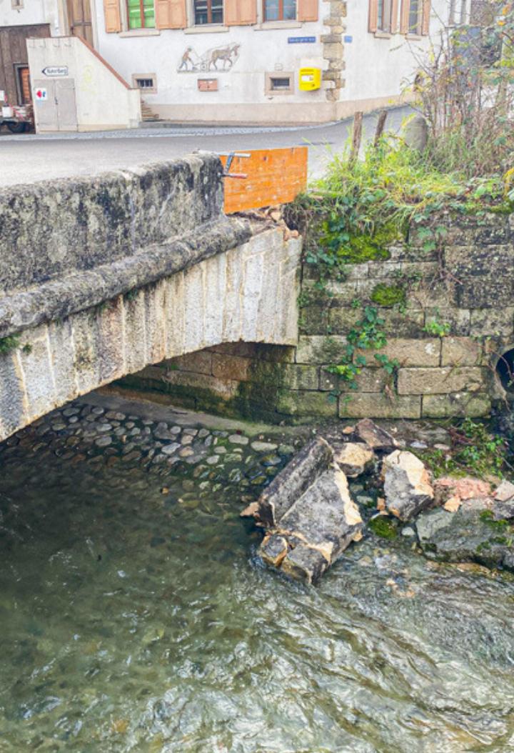 Der neueste Schaden an der Rünenbergerbrücke. Bild Sebastian Wirz