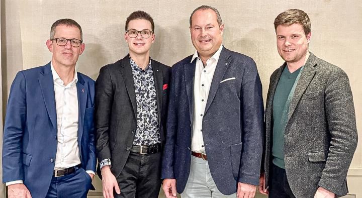 Regierungsrat Markus Eigenmann, Sektionspräsident Allen Mundwiler, der ehemalige Präsident Matthias Mundwiler und Landratsfraktionspräsident Alain Bai (von links). Bild zvg