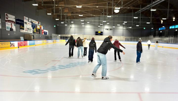 Die Erneuerung der Leistungsvereinbarung mit der Sport Sissach AG, die «Kunsti» und Schwimmbad betreibt, gab viel zu reden. Bild David Thommen