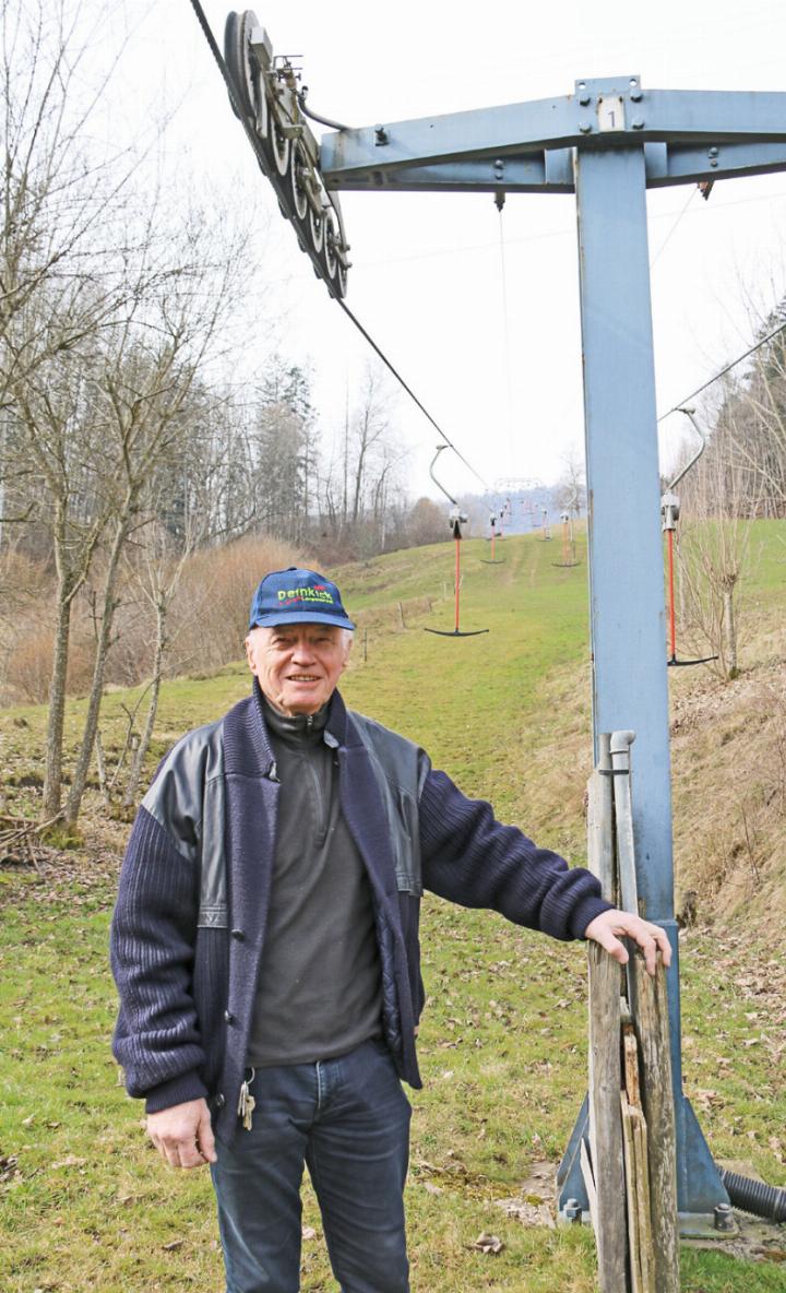 Bereits als 16-Jähriger war Peter Hammer in den Skilift-Betrieb involviert – nun, fast 60 Jahre später, trennt er sich davon. Bild Archiv vs