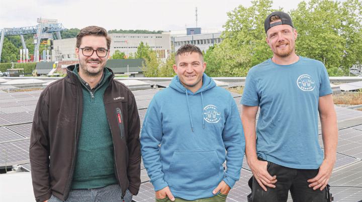 Alain Jordi, Unternehmensleiter der Sabag Basel, sowie die beiden Clean-Buddies-Inhaber Raphael Erne und Bastian Scholl (von links). Bild Janis Erne