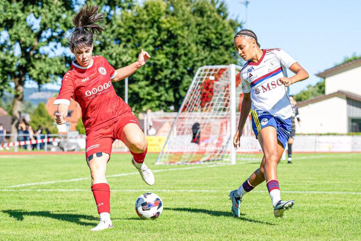 Schon nach sechs Minuten gelingt Mara Lessa (links) per Standard das erste Tor gegen Concordia. Bild Archiv vs