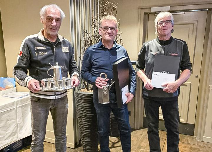 Giuliano Piccinato (2. Rang), Roger Vögeli (1. Rang) und Remo Feuz (3. Rang, von links) bilden das Podest der Clubmeisterschaft. Bild zvg