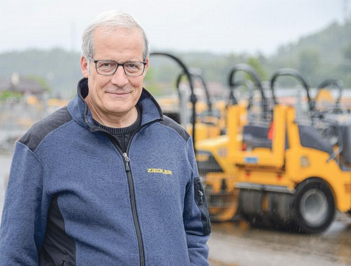 Daniel Allemann (59) ist seit 25 Jahren im Vorstand der Bauunternehmer Region Basel. Zu schaffen macht ihm die Bürokratie: «Viele Projekte sind baureif, kommen aber wegen Einsprachen nicht vom Fleck.» Bild Christian Horisberger
