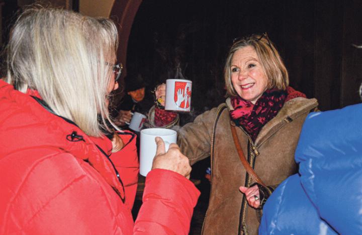 Sissach stösst freudig auf das doppelte Sissacher Jubiläumsjahr an.