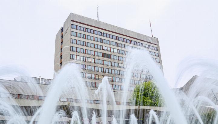 Das Bruderholzspital bleibt entweder mit dem Standort Liestal bestehen – oder beide werden durch einen zentralen Neubau ersetzt. Bild Archiv vs