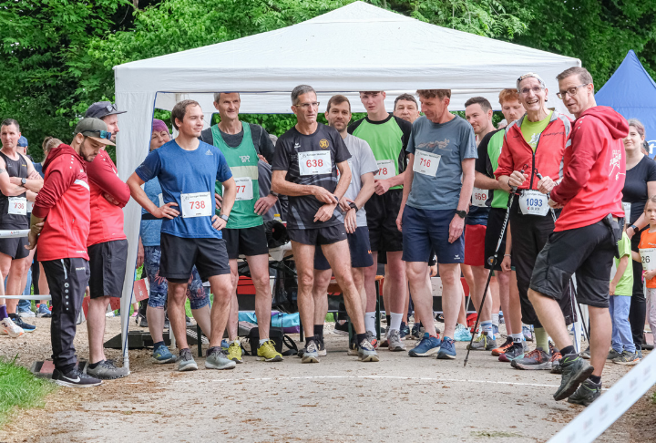 Teilnehmende im vergangenen Jahr am Start. Bild zvg