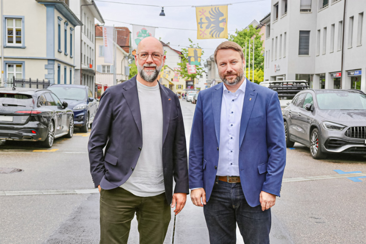 Philipp Schoch (links) und Matthias Liechti haben unterschiedliche Ansichten, aber ein gemeinsames Ziel: die Wahl in den Regierungsrat. Bild David Thommen Philipp Schoch (links) und Matthias Liechti haben unterschiedliche Ansichten, aber ein gemeinsames Ziel: die Wahl in den Regierungsrat. Bild David Thommen
