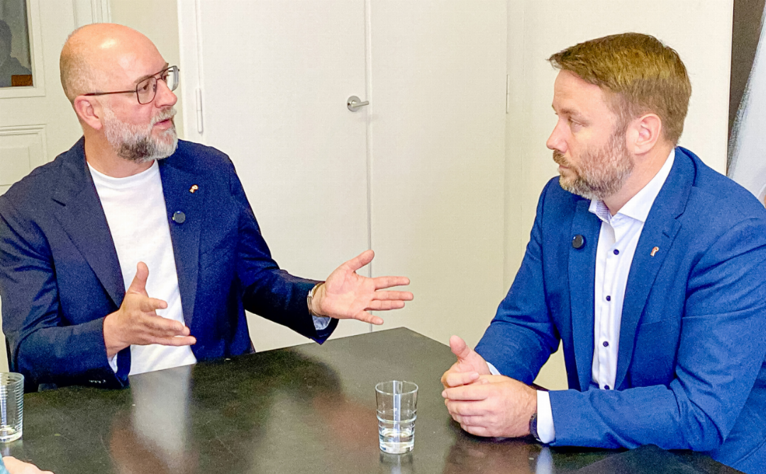 Liefern sich vor der Ersatzwahl in den Baselbieter Regierungsrat ein Duell der Gegensätze: Grünen-Kandidat Philipp Schoch (links) und SVP-Landrat Matthias Liechti. Bild David Thommen Liefern sich vor der Ersatzwahl in den Baselbieter Regierungsrat ein Duell der Gegensätze: Grünen-Kandidat Philipp Schoch (links) und SVP-Landrat Matthias Liechti. Bild David Thommen