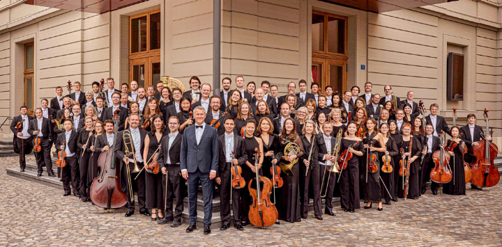 Die Musikerinnen und Musiker spielen das Werk «Mahler 3», das die «Welt als Ganzes» abbilden will.
Bild zvg