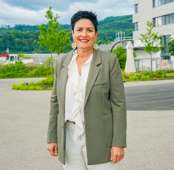 Daniela Schneeberger setzt sich dafür ein, dass auch abgelegene Dörfer im Baselbiet gut an den öffentlichen Verkehr angebunden bleiben.
Bild Tobias Gfeller Daniela Schneeberger setzt sich dafür ein, dass auch abgelegene Dörfer im Baselbiet gut an den öffentlichen Verkehr angebunden bleiben.
Bild Tobias Gfeller
