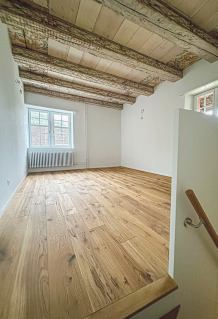 Auffallend schöne Decke, die behutsam restauriert wurde. Bild zvg