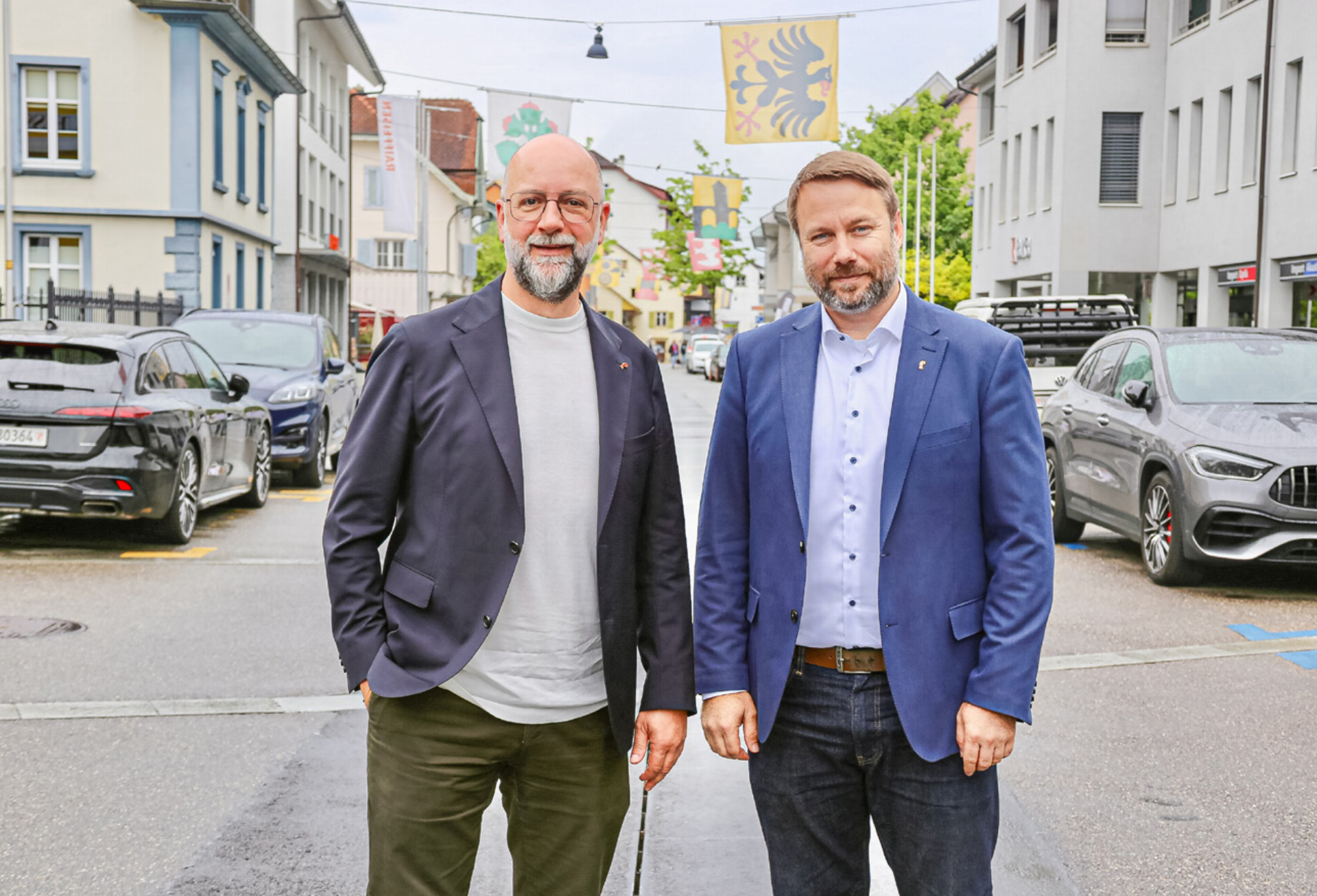 Unterschiedliche Positionen - Das Bild wird blockiert. – Möglicherweise durch einen aktiven Adblocker.