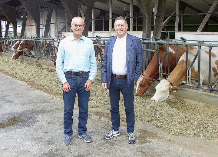 Jacques Handschin (rechts) und Andreas Bubendorf auf dem Hof des Ebenrains in Sissach. Bild Elmar Gächter Jacques Handschin (rechts) und Andreas Bubendorf auf dem Hof des Ebenrains in Sissach. Bild Elmar Gächter