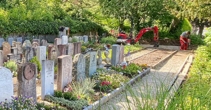 Aktuell wird der Bereich der Urnengräber im Rahmen der zweiten Etappe saniert. Bilder Willi Wenger
