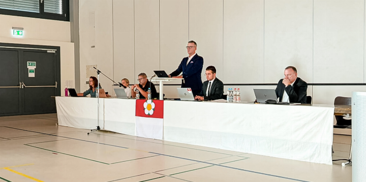 Die vorgesehene, neue Gemeindeordnung gestaltet die Sitzzahl in einzelnen Kommissionen flexibler – von einer fixen Fünferzahl zu einer Bandbreite von drei bis fünf, teilte der Seltisberger Gemeinderat mit.
Bild Silvan Thommen