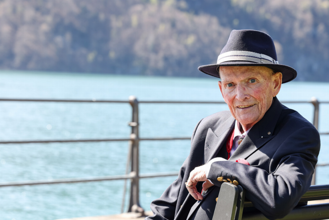 Sepp Trütsch in Brunnen am Vierwaldstättersee: Der frühere «Volksmusik-Papst» ist der volkstümlichen Musik bis heute verbunden. Bild Christian Roth Sepp Trütsch in Brunnen am Vierwaldstättersee: Der frühere «Volksmusik-Papst» ist der volkstümlichen Musik bis heute verbunden. Bild Christian Roth