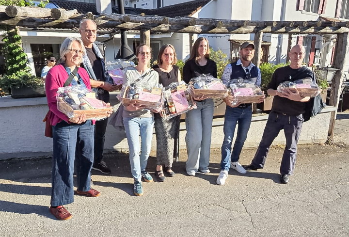Caroline Lupi, Reto Straumann, Svenja Hess-Thanner, Bruni Mathä, Evelyn Imboden, Balz Gilgen, Stephan Frey (von links).
Bild zvg